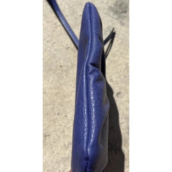 Juicy Couture Blue Faux Leather Pouch Wristlet Wallet Clutch Purse Black Lining - Picture 16 of 16